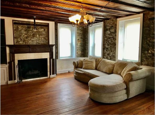 Historic Daniel LaRue Inn Office Space : 970 Durham Rd, Langhorne, PA 19047